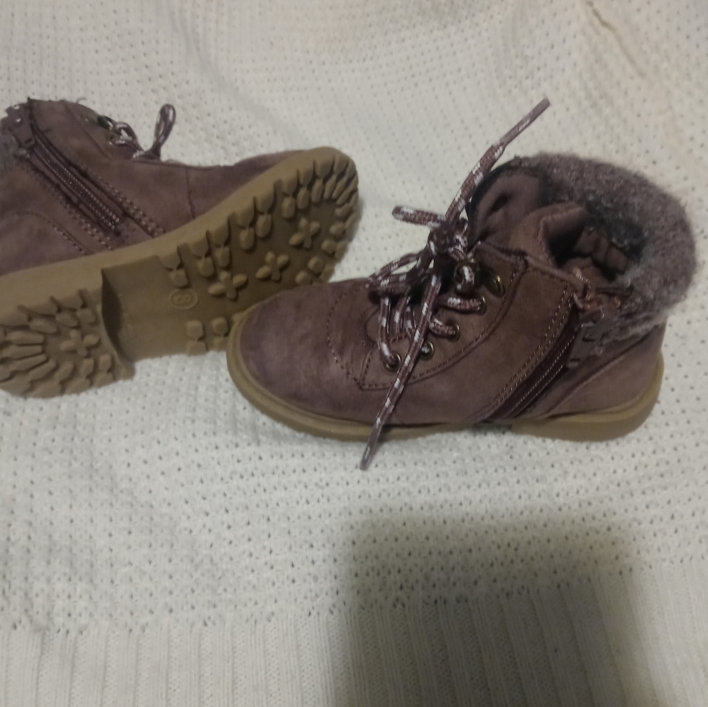 Toddler boots size 8 good condition